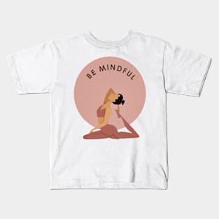 Yoga be mindful design Kids T-Shirt